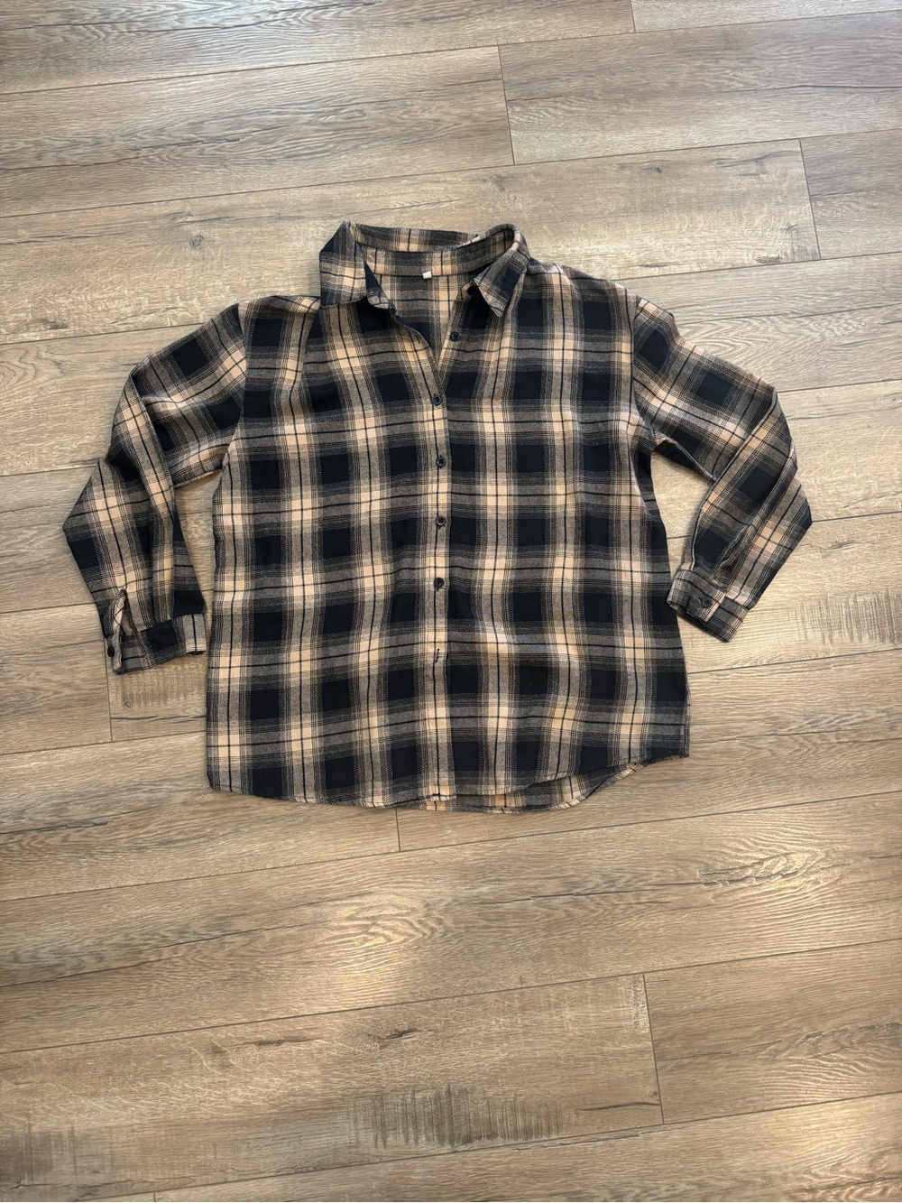 Women’s Black and Tan Plaid Button-Up Shirt